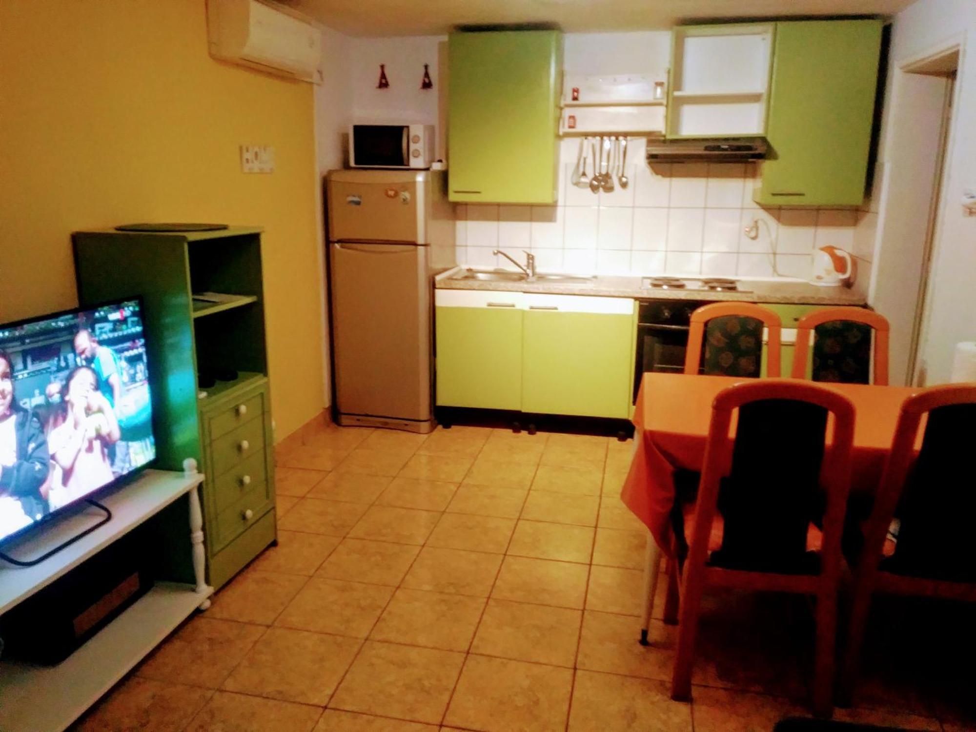 Leo Apartment Makarska Exterior foto